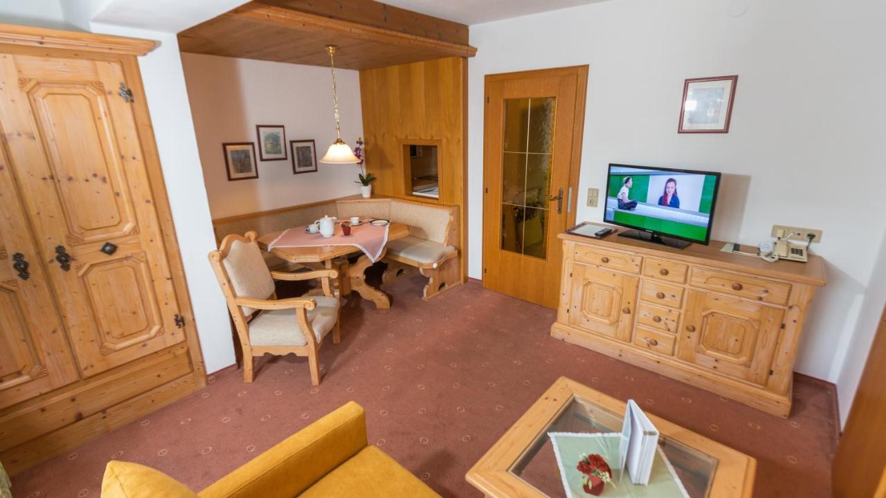 Flat Hotel Seefeld in Tirol Room photo